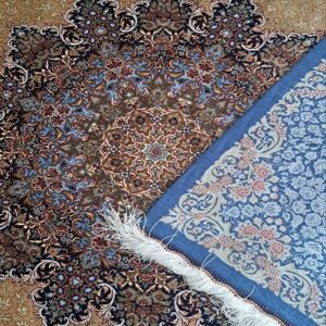 Medallion Design Silk Rug